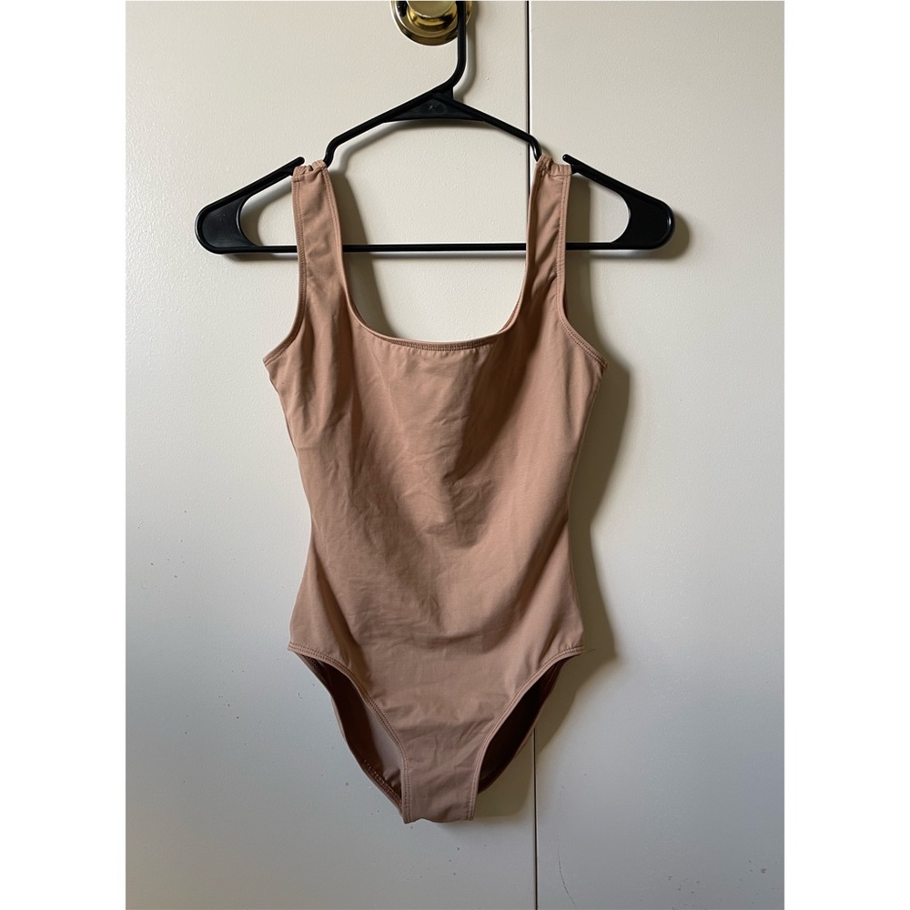 Danskin Platinum flesh-toned scoop neck tank leotard